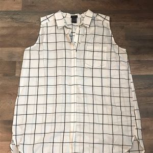 BNWT Ann Taylor Black and White Sleeveless Shirt